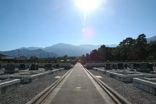 安曇野市営　穂高墓地公園_3