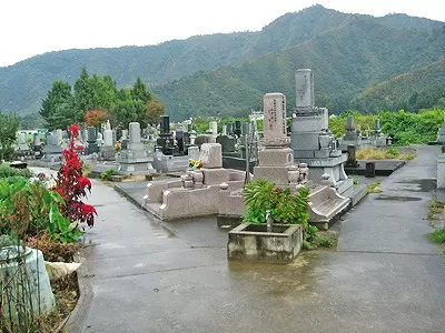 南魚沼市　六日町共同墓地_0
