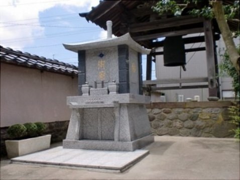 泉龍寺永代供養墓　御廟（舎利塔）_0