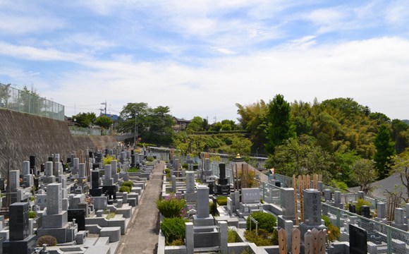 秋川薬師霊苑 秋川薬師霊苑