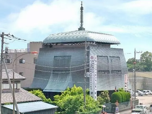 聞乗寺　御堂内墓地_4