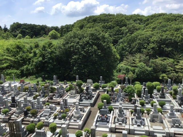片倉聖地霊苑