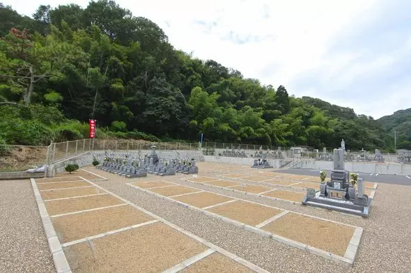 オアシス霊園 滝_7
