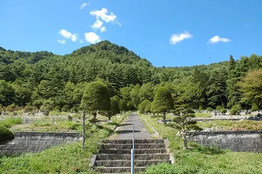 伊の神公園墓地_4