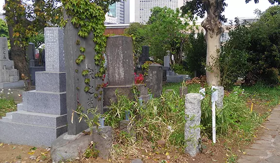 無縁墓にしないためにーお墓の撤去と遺骨の納骨先を解説