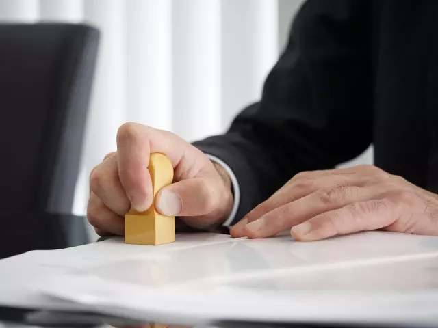 お墓の相続の悩みを解決!誰が承継する?放棄はできる?