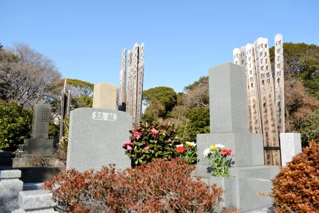 お墓の向きはどうすればいい?吉相のお墓を建てるには