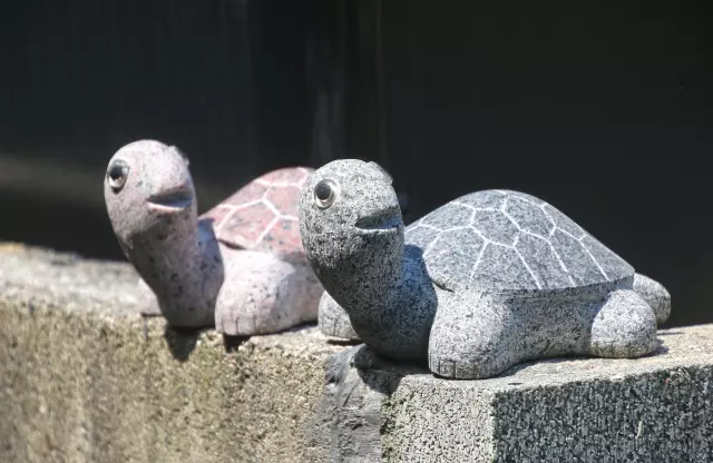 次男は実家の墓に入れない?入れる場合・新たにお墓を建てる場合