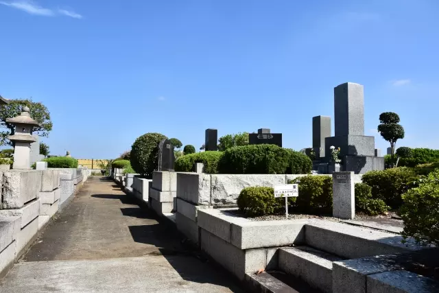 霊園と墓地の違いは?それぞれの特徴とお墓探しのポイント