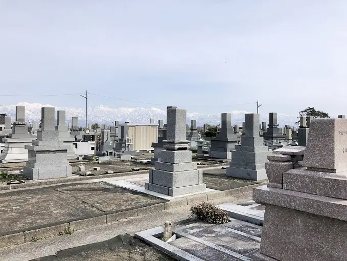 利生寺浜黒崎墓地_8