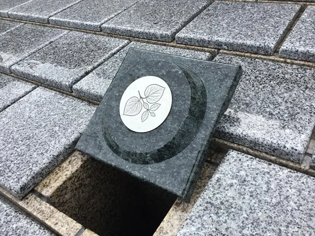 永代供養家族墓　月桂の碑_3