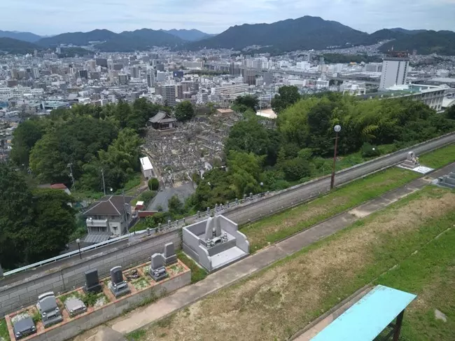 黄金山墓苑_7