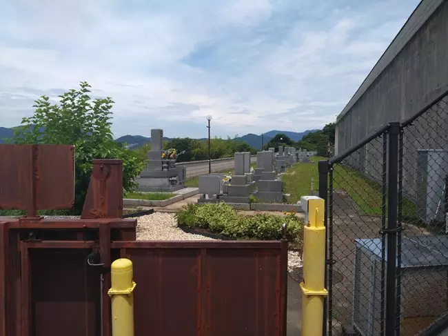 黄金山墓苑_9